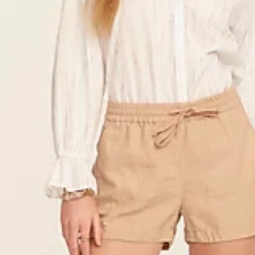 J. Crew Carmel / beige seaside shorts. Linen blend . Size XXS New.